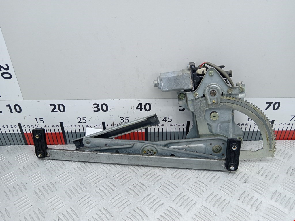 Стеклоподъемник задний правый KIA Sorento 2002-2009