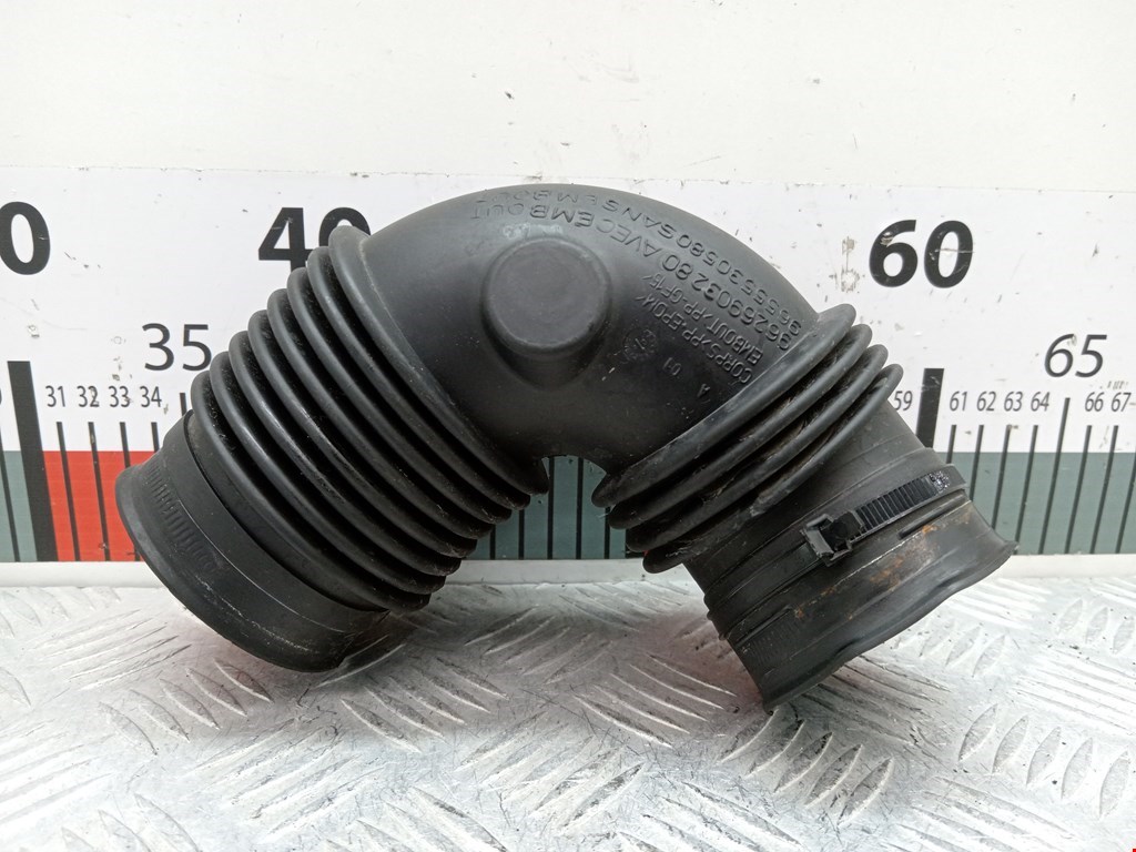 Патрубок воздушного фильтра PEUGEOT 407 2004-2010