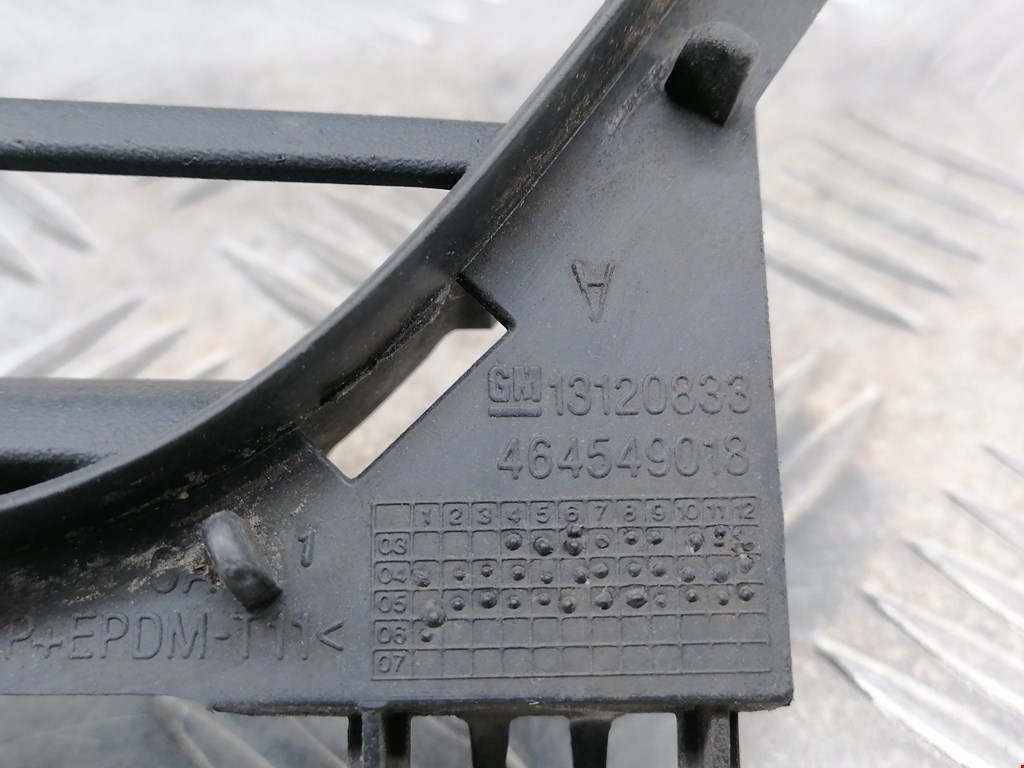 Решетка в бампер OPEL Corsa C 2000-2006