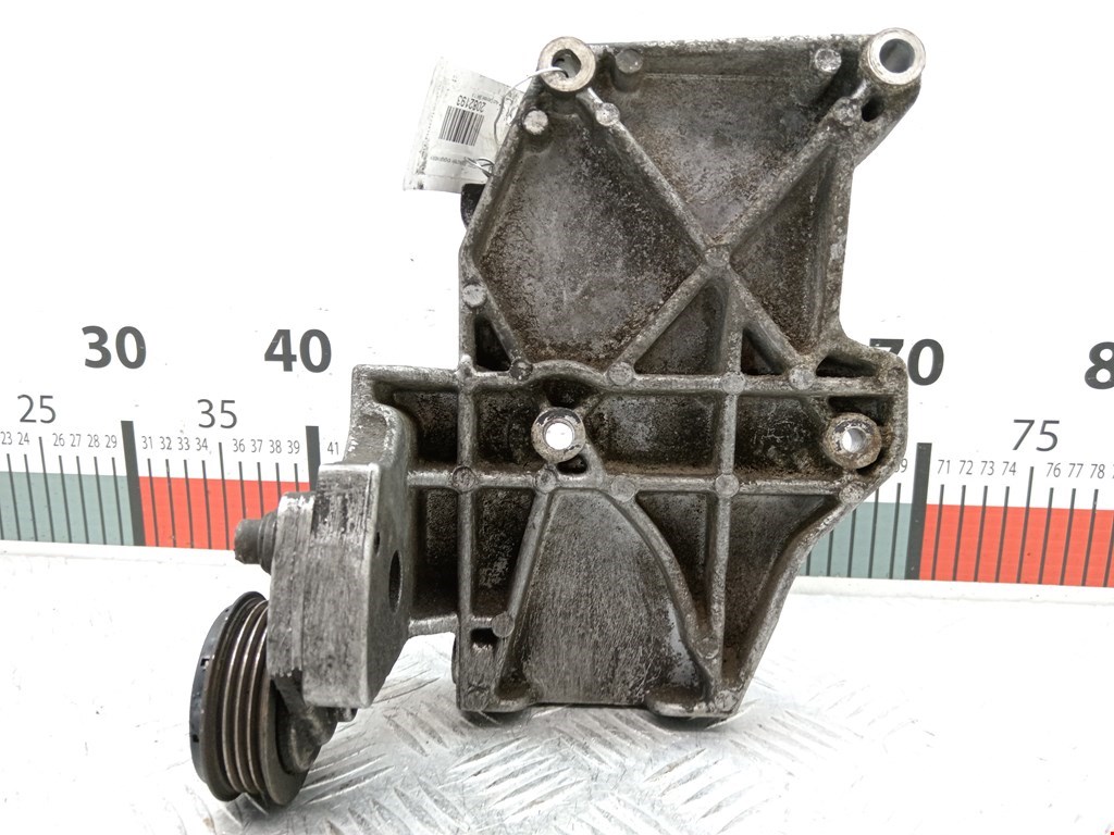 Кронштейн кондиционера AUDI 80 B4 1991-1996