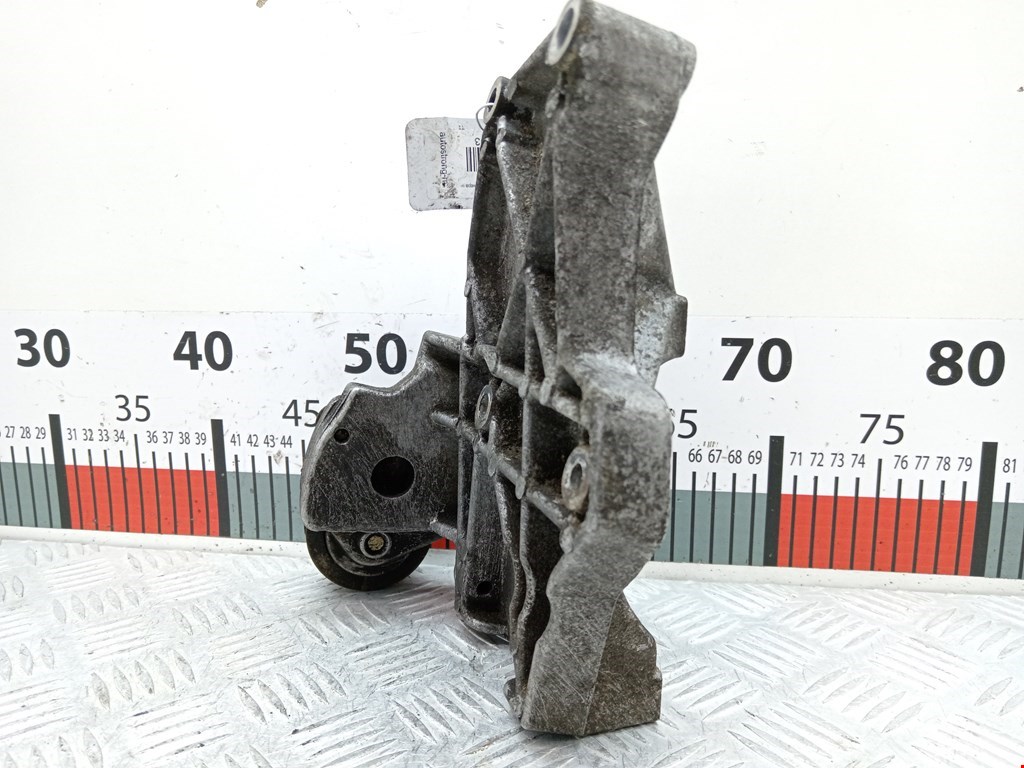 Кронштейн кондиционера AUDI 80 B4 1991-1996