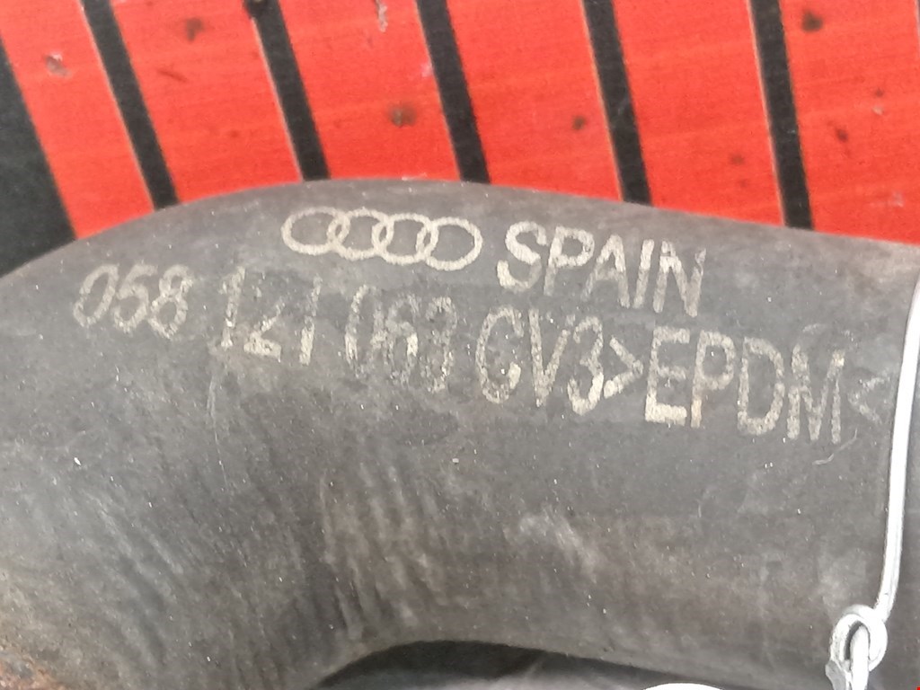 Патрубок AUDI 80 B4 1991-1996