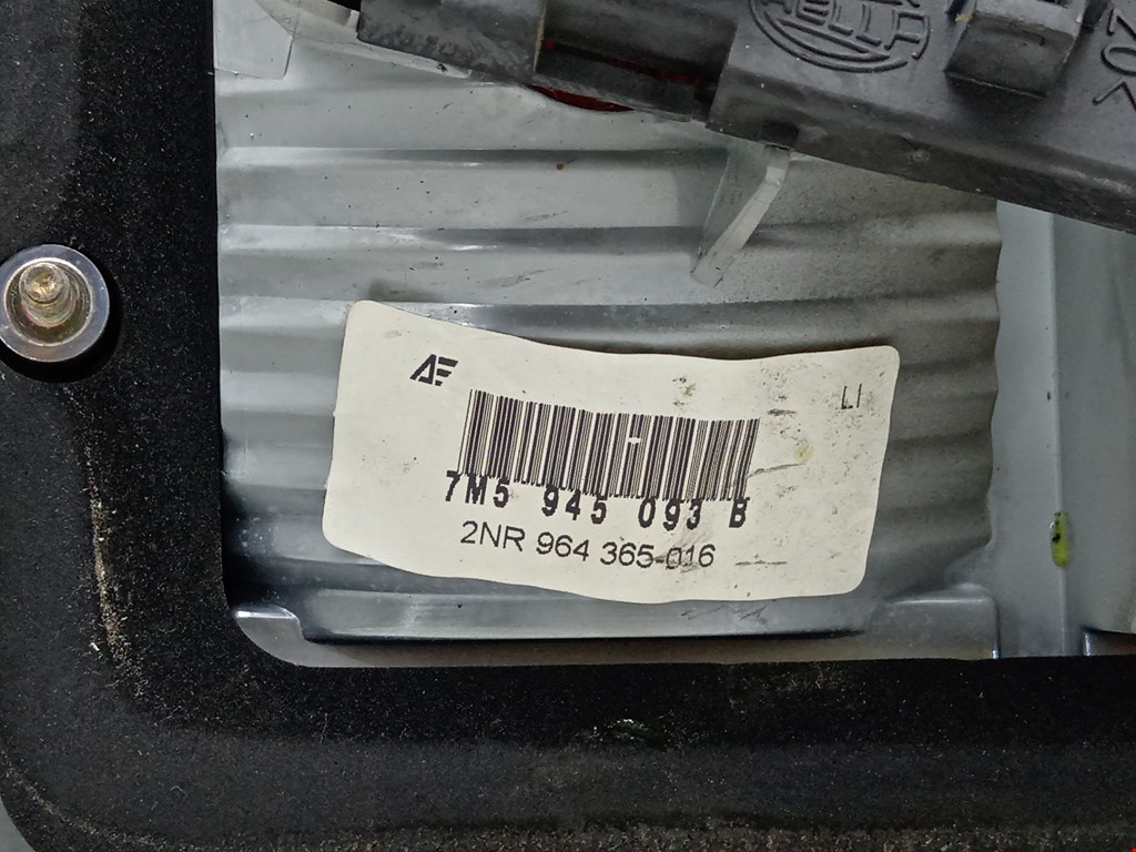 Фонарь задний внутренний левый FORD Galaxy 1995-2005