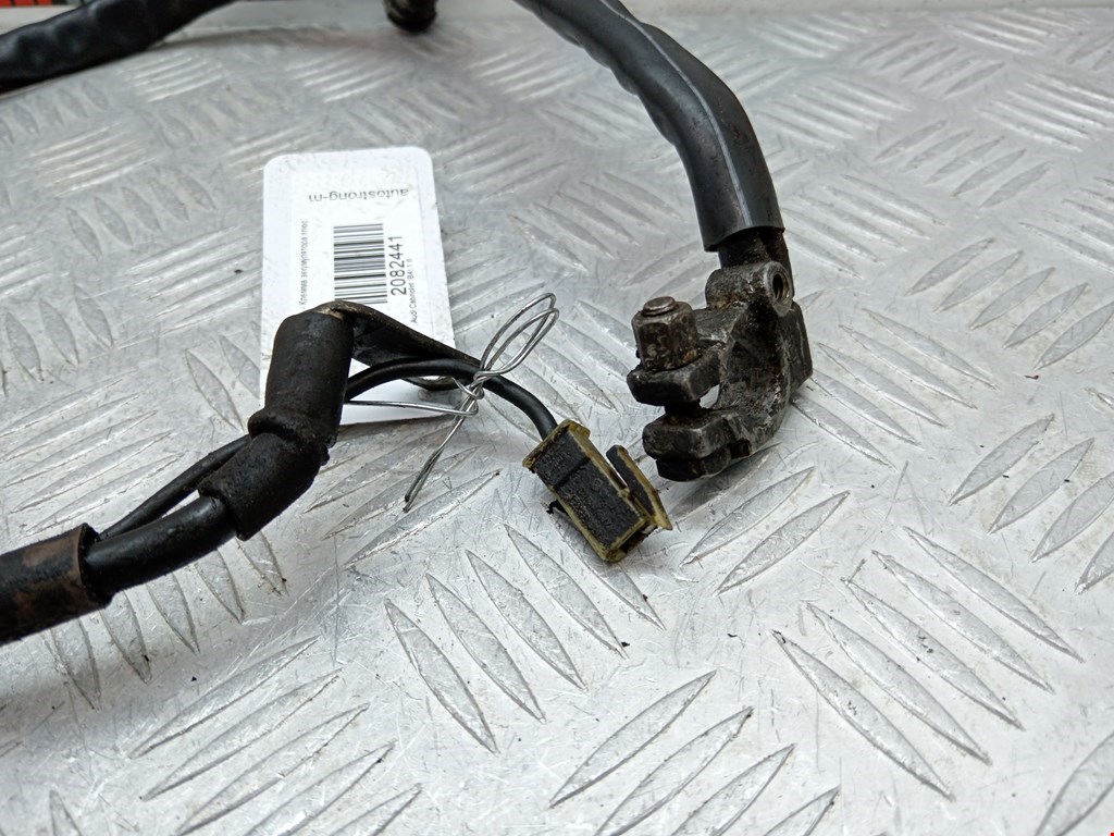 Клемма аккумулятора (плюс) + AUDI 80 B4 1991-1996