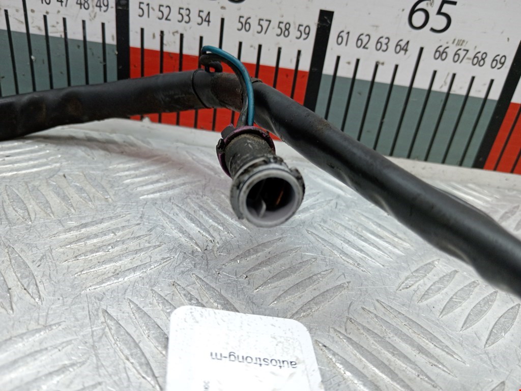 Клемма аккумулятора (плюс) + AUDI 80 B4 1991-1996