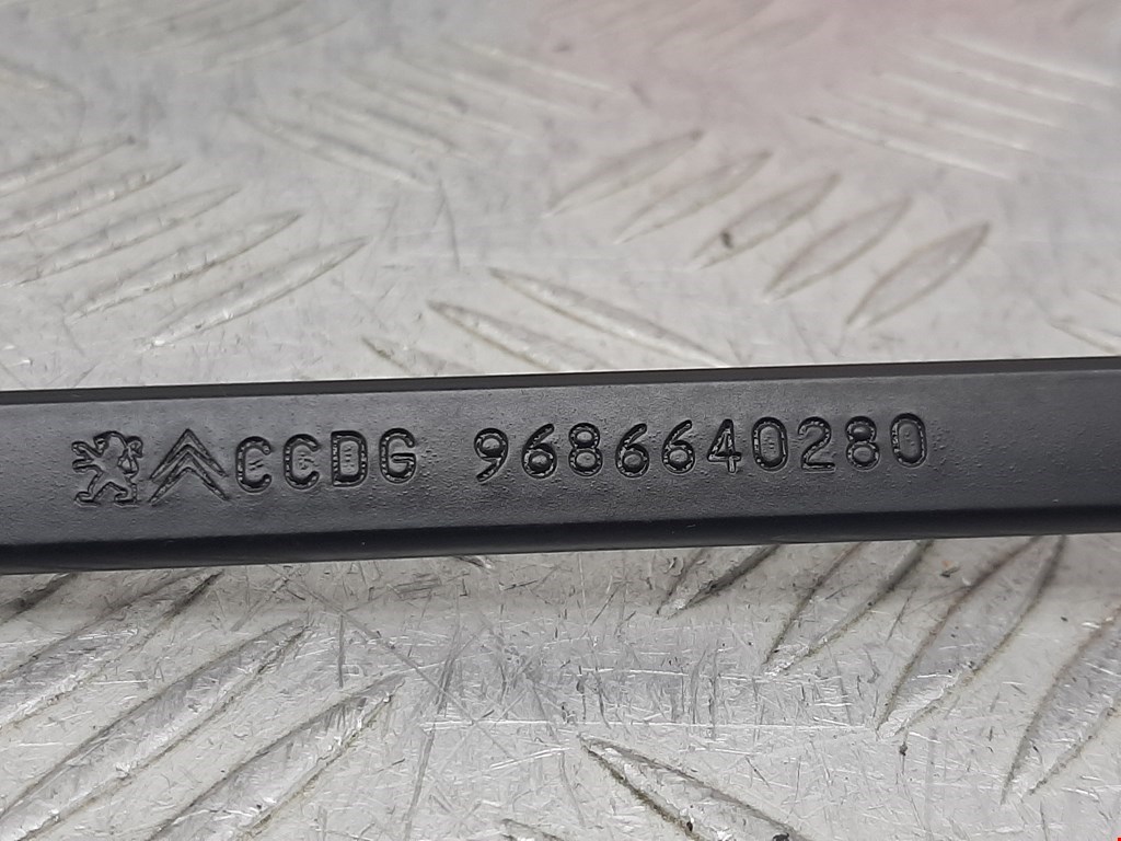 Поводок дворников передний левый/ правый CITROEN C4 Picasso 2006-2013