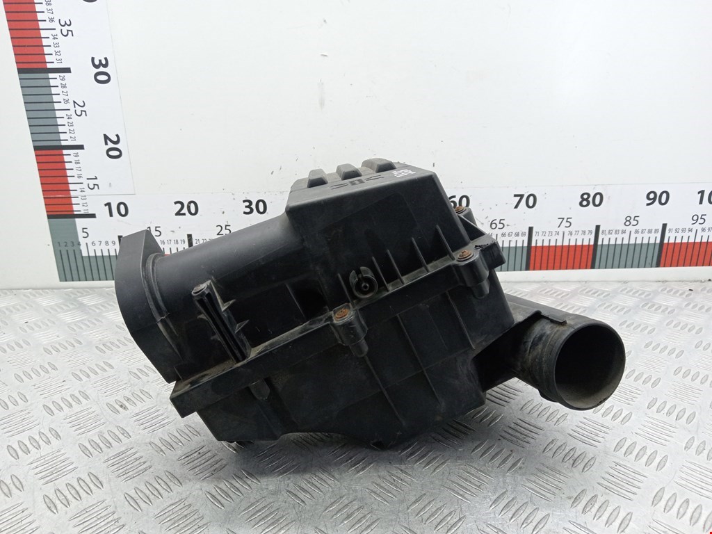 Корпус воздушного фильтра VOLKSWAGEN Touran 2003-2010