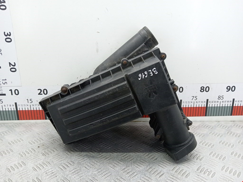 Корпус воздушного фильтра VOLKSWAGEN Touran 2003-2010