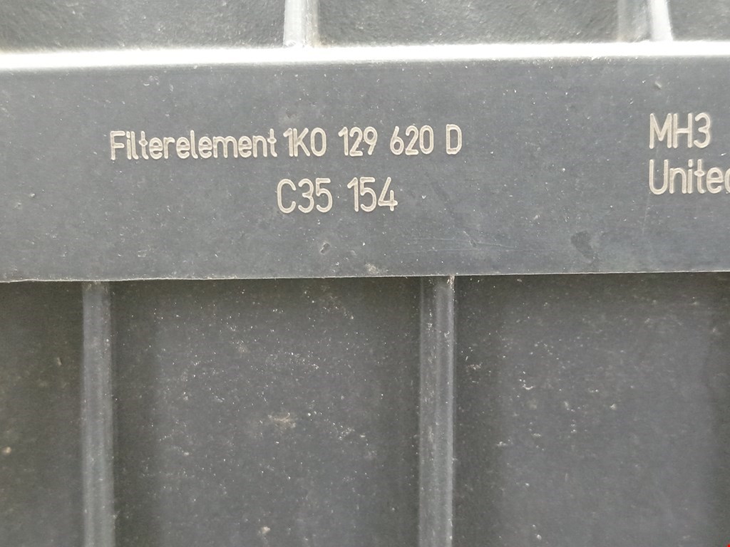 Корпус воздушного фильтра VOLKSWAGEN Touran 2003-2010