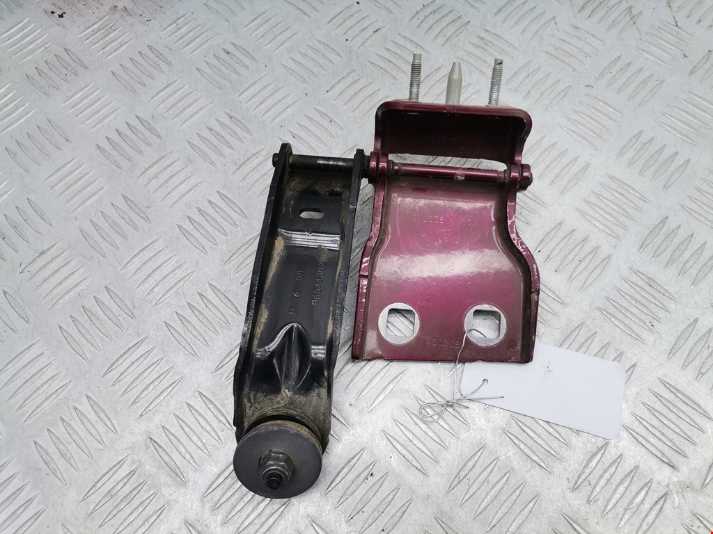 Петля крышки (двери) багажника Citroen C4 Picasso 1 (2006-2013)