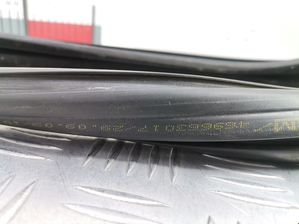 Уплотнитель (внутри) OPEL Corsa D 2006-2014