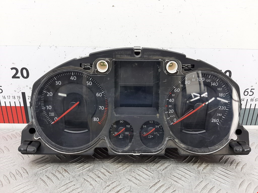 Панель приборов (щиток) VOLKSWAGEN Passat B6 2005-2011