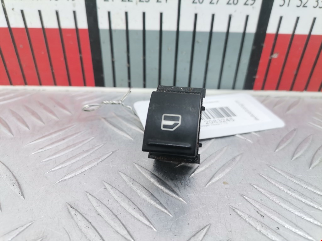 Кнопка стеклоподъемника Volkswagen Passat 7 (2012-2015)