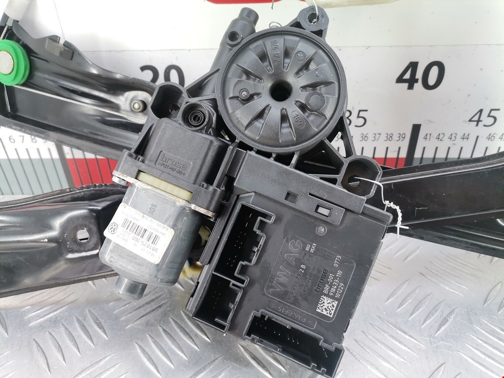 Стеклоподъемник передний левый VOLKSWAGEN Passat B7 2011-2015