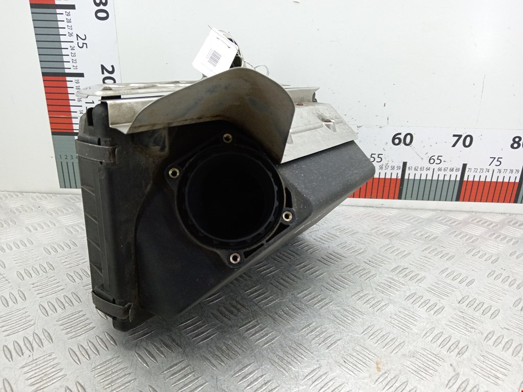 Корпус воздушного фильтра AUDI 80 B4 1991-1996