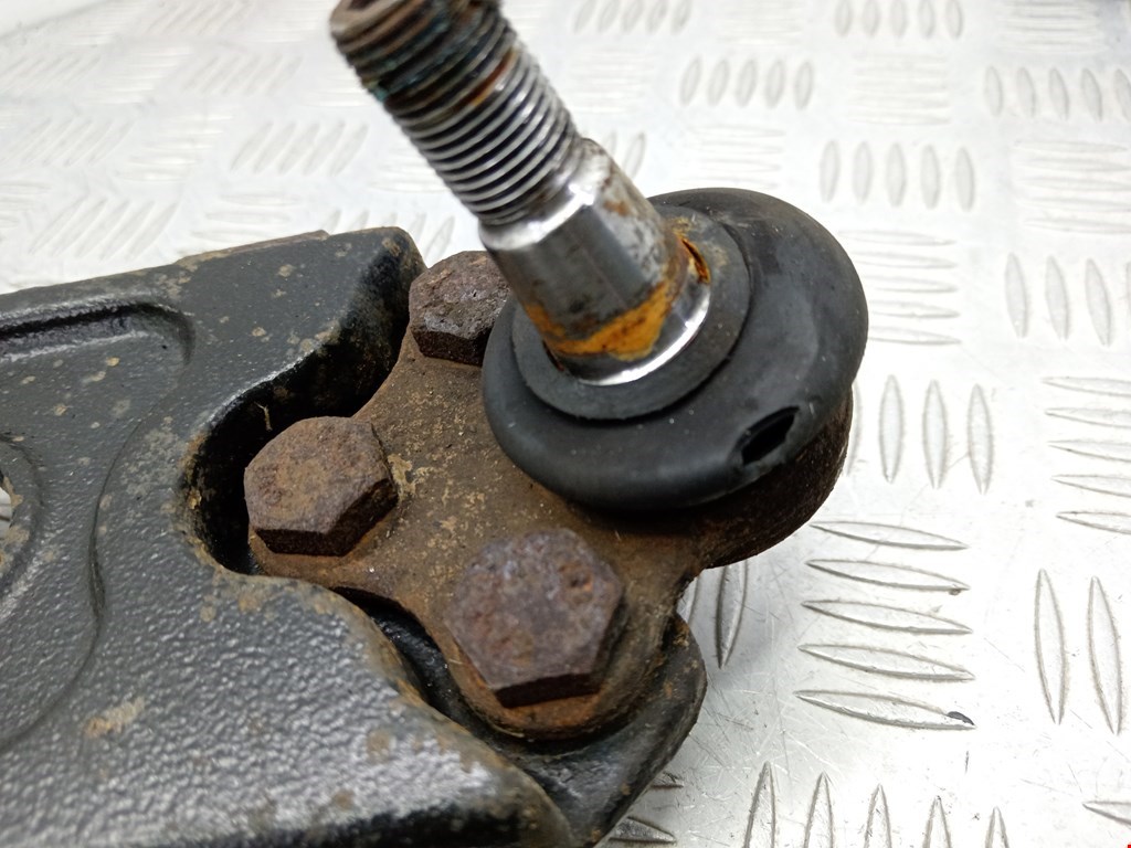 Рычаг передний правый OPEL Vivaro A 2001-2014