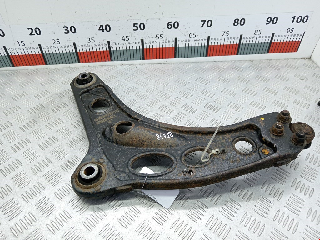 Рычаг передний правый OPEL Vivaro A 2001-2014