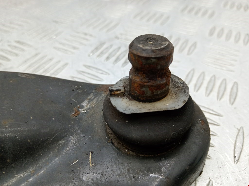 Рычаг передний левый DACIA Sandero 2008-2012