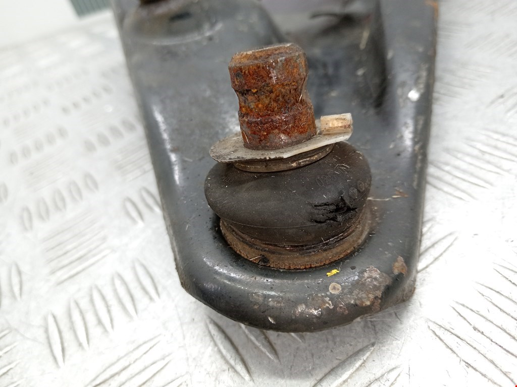 Рычаг передний правый DACIA Sandero 2008-2012