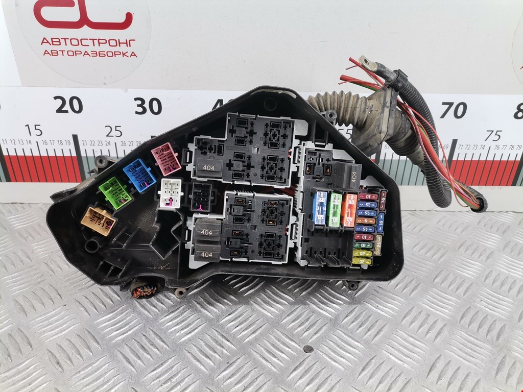 Блок реле VOLKSWAGEN Touareg 2002-2010