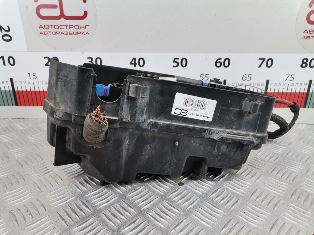 Блок реле VOLKSWAGEN Touareg 2002-2010