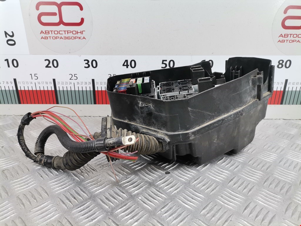 Блок реле VOLKSWAGEN Touareg 2002-2010