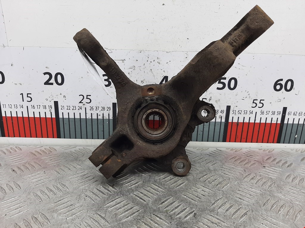 Ступица (кулак цапфа) передняя левая Renault Sandero 1 (2007-2014)