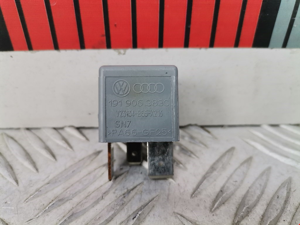 Реле топливного насоса VOLKSWAGEN Touareg 2002-2010