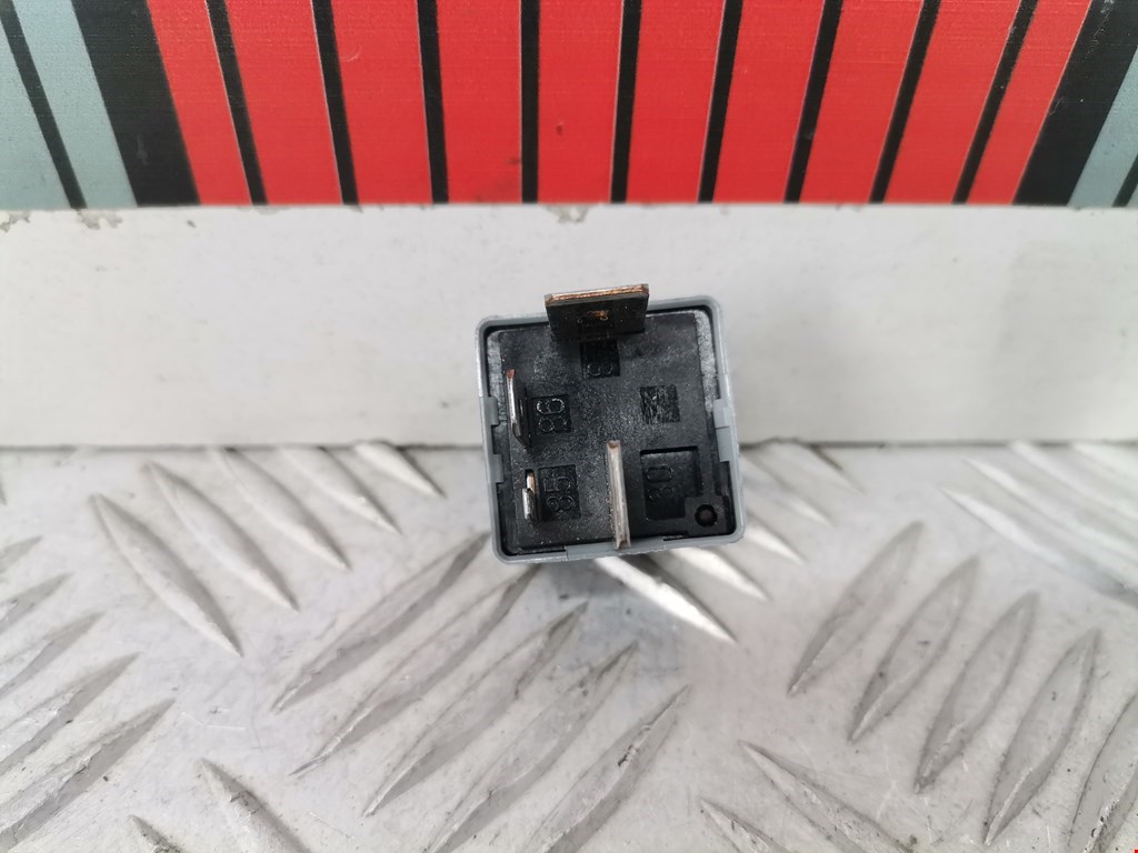 Реле топливного насоса VOLKSWAGEN Touareg 2002-2010