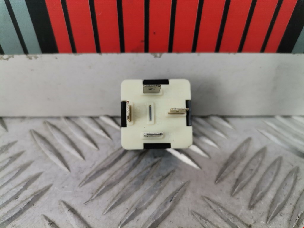 Реле VOLKSWAGEN Touareg 2002-2010