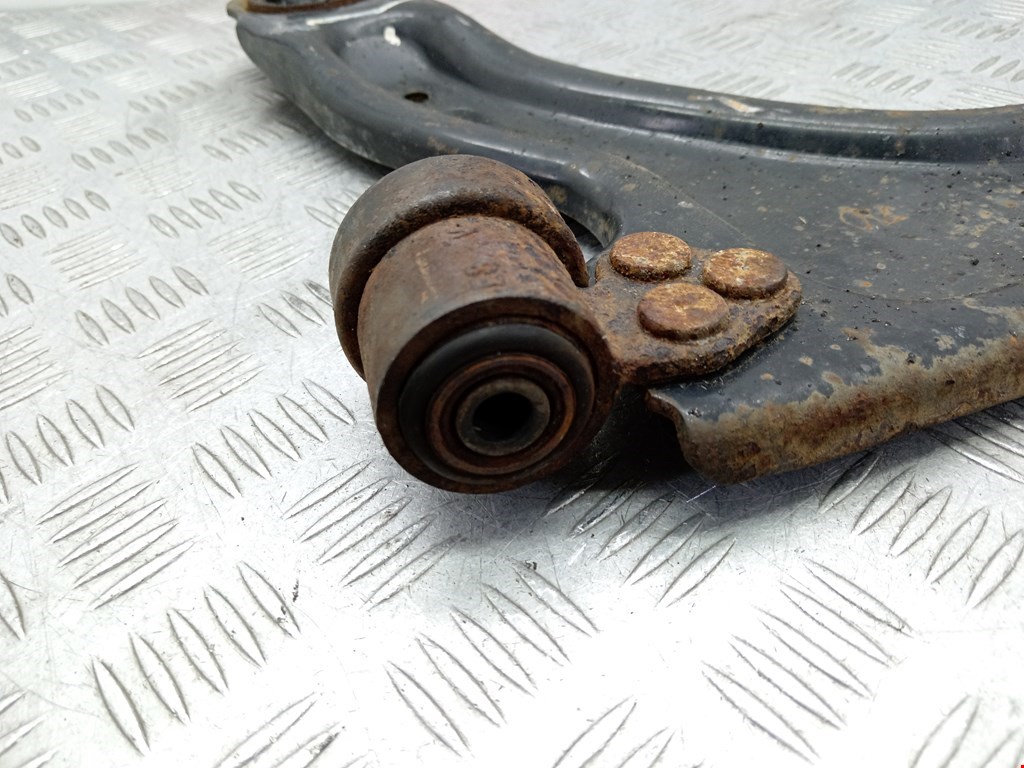 Рычаг передний левый OPEL Combo C 2001-2011