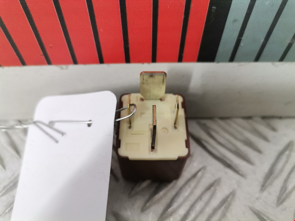 Реле TOYOTA Avensis 1997-2003