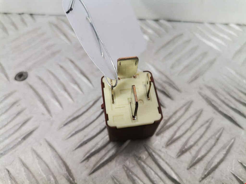 Реле TOYOTA Avensis 1997-2003