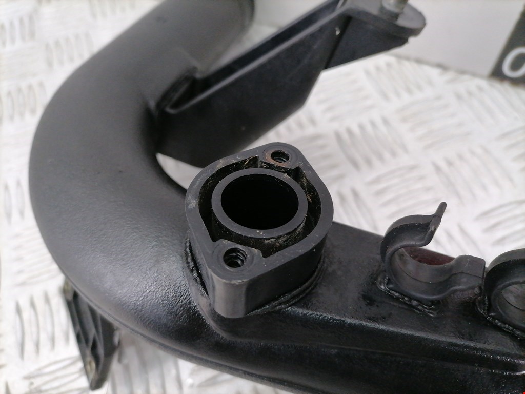 Патрубок интеркулера VOLKSWAGEN Passat B5 1997-2005