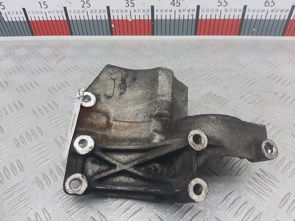 Кронштейн гидроусилителя KIA Sorento 2002-2009