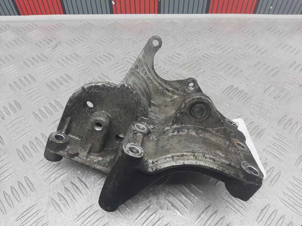 Кронштейн гидроусилителя KIA Sorento 2002-2009