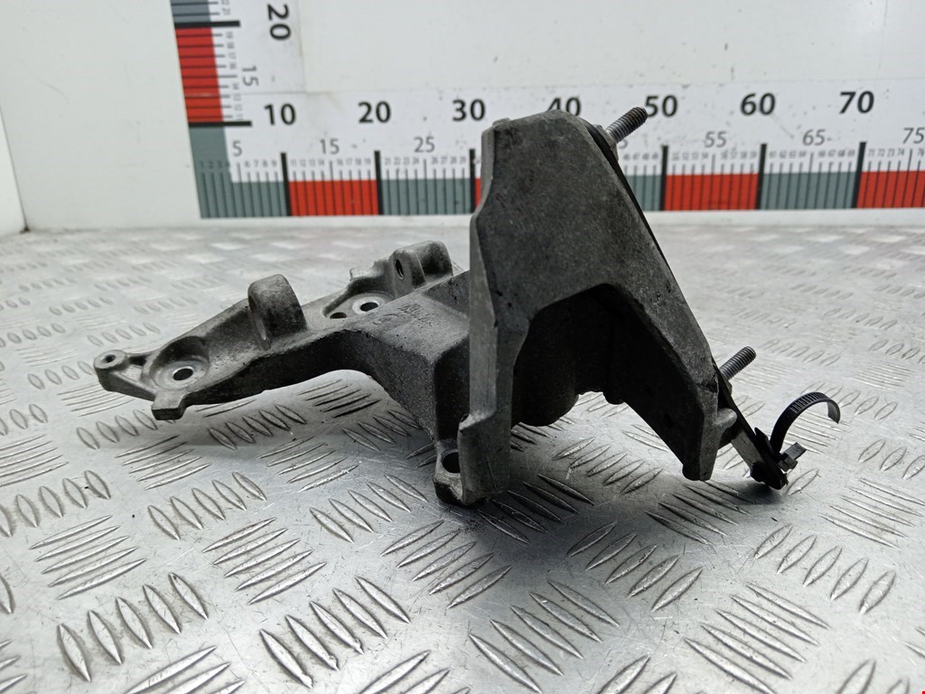 Кронштейн генератора CITROEN C4 Picasso 2006-2013