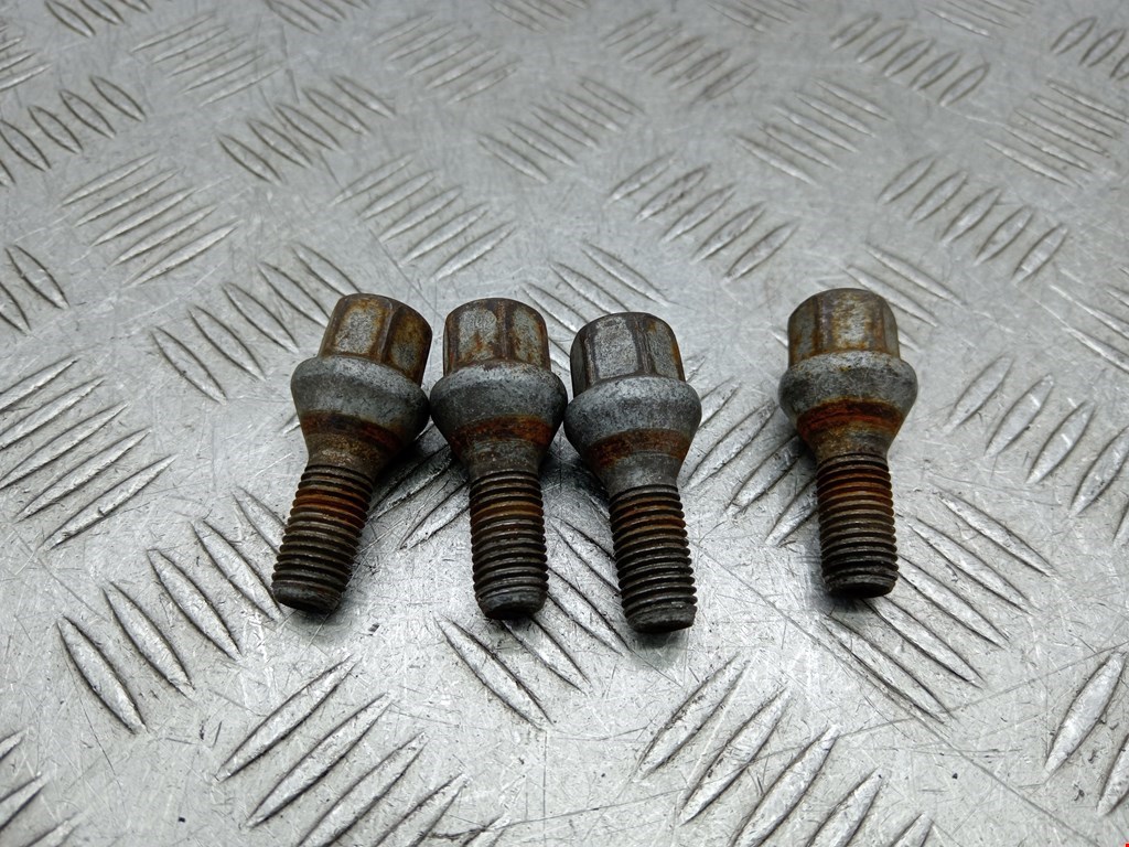 Болты DACIA Sandero 2008-2012