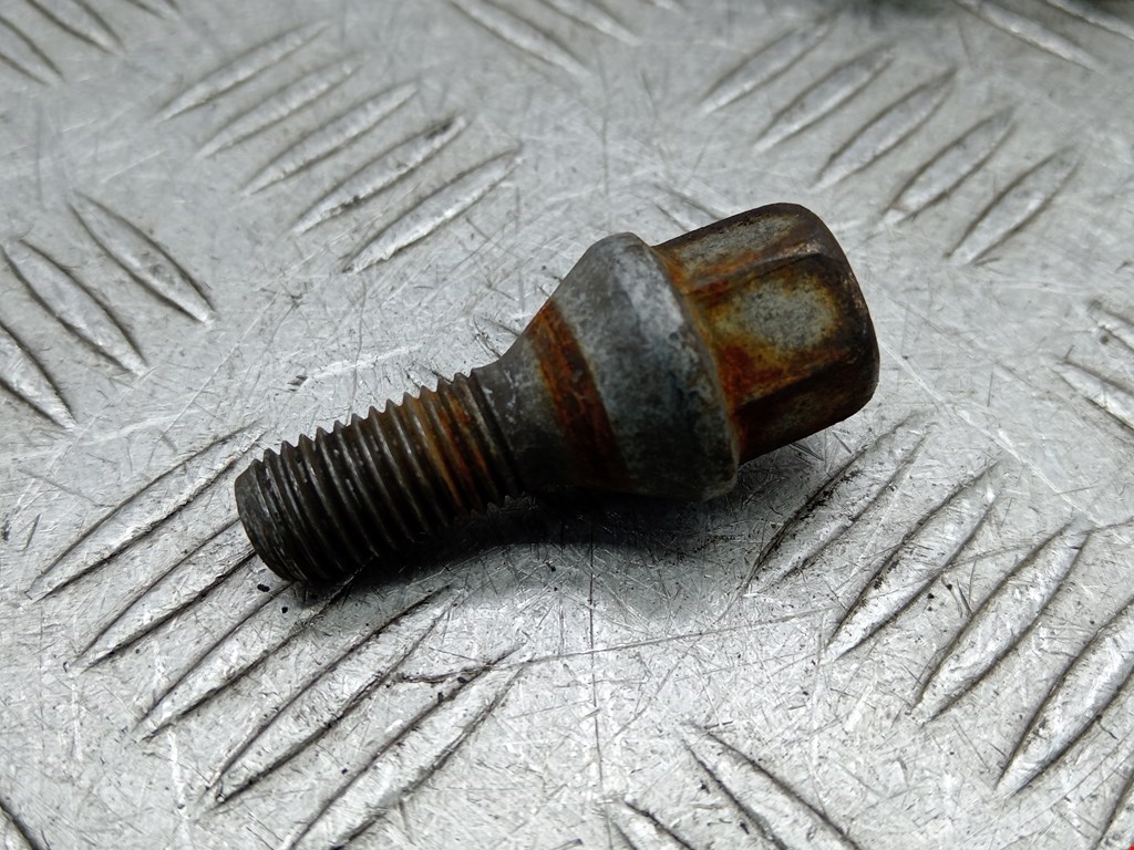 Болты DACIA Sandero 2008-2012