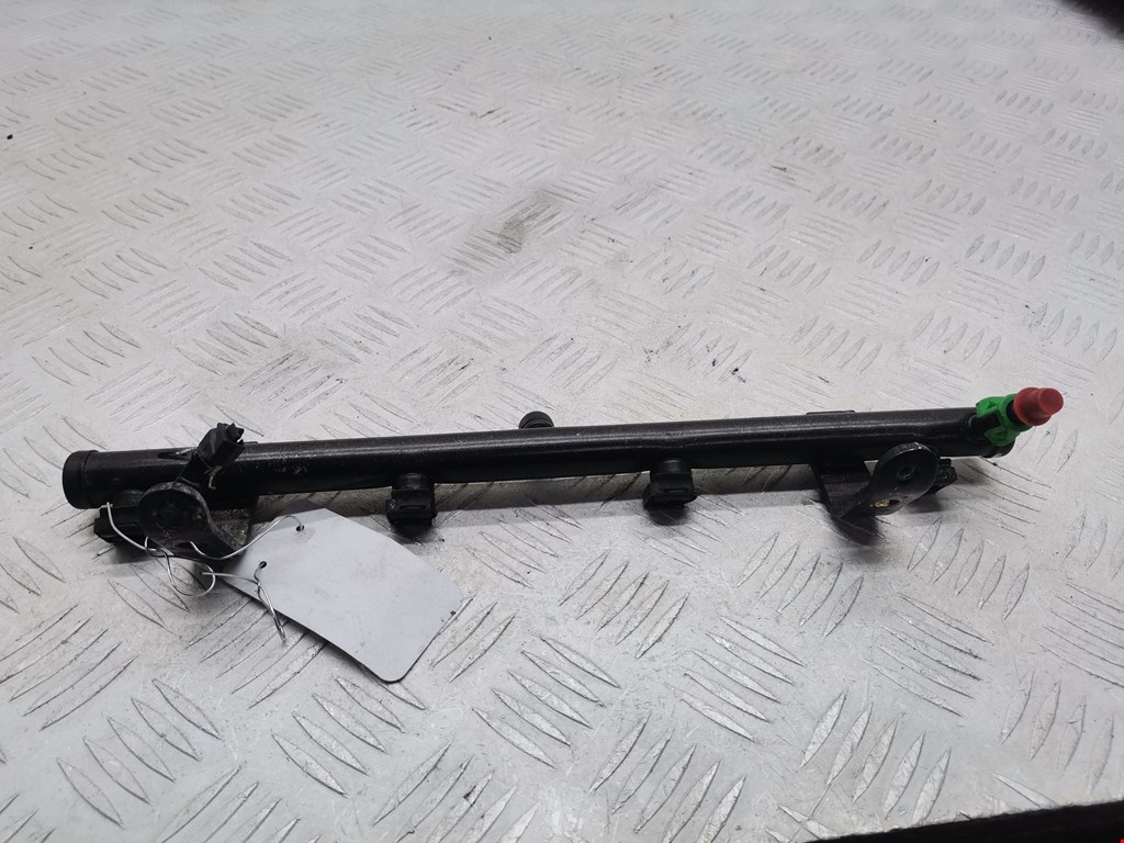 Рампа топливная (рейка) CHRYSLER Voyager III GS 1995-2000