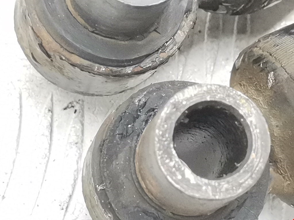 Амортизатор передний левый NISSAN Inerstar 1997-2010