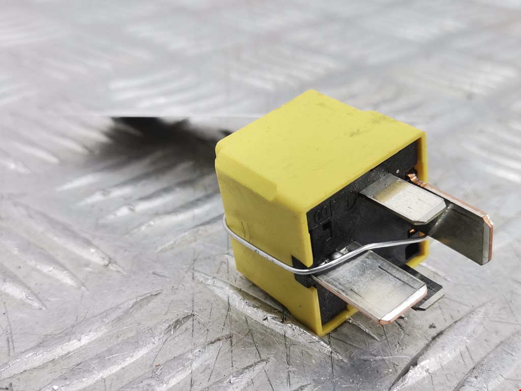 Реле OPEL Astra H/Family 2004-2015