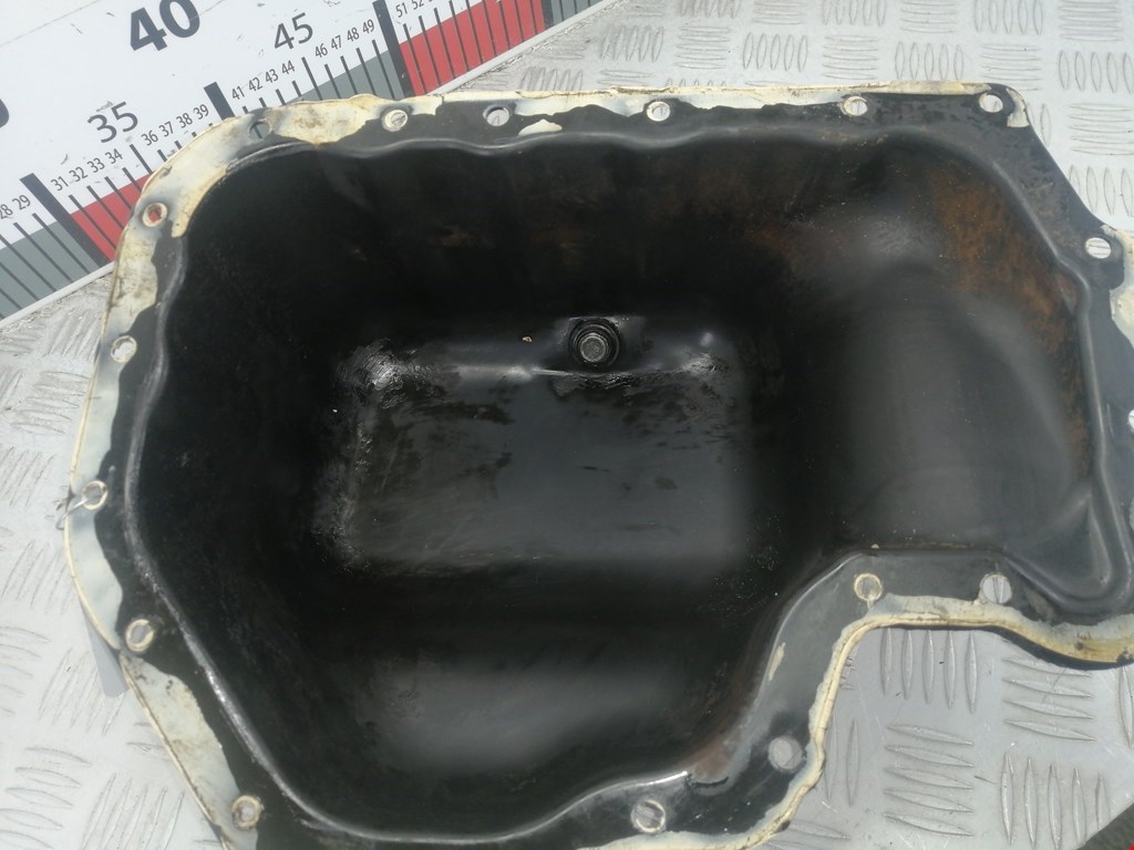 Поддон масляный двигателя VOLKSWAGEN Polo IV 2001-2009