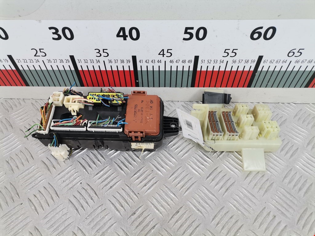 Блок реле MITSUBISHI Space Star 1999-2006