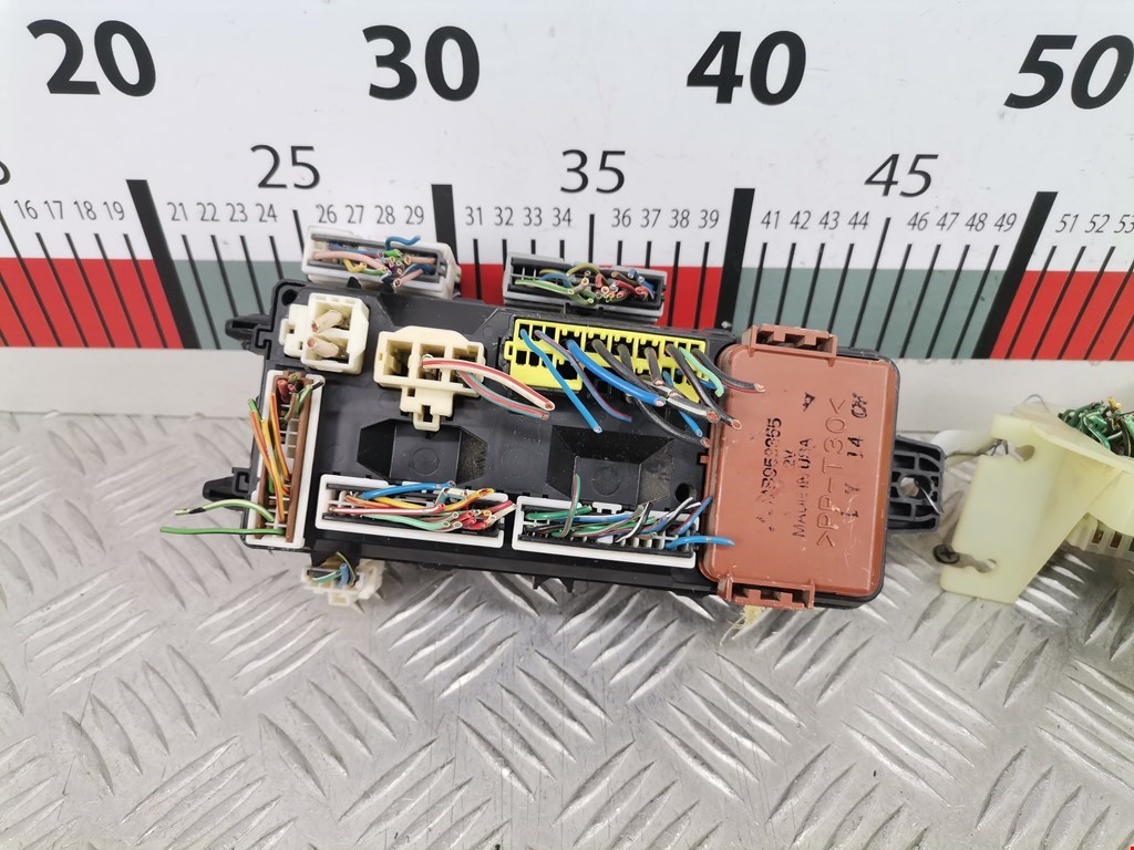 Блок реле MITSUBISHI Space Star 1999-2006