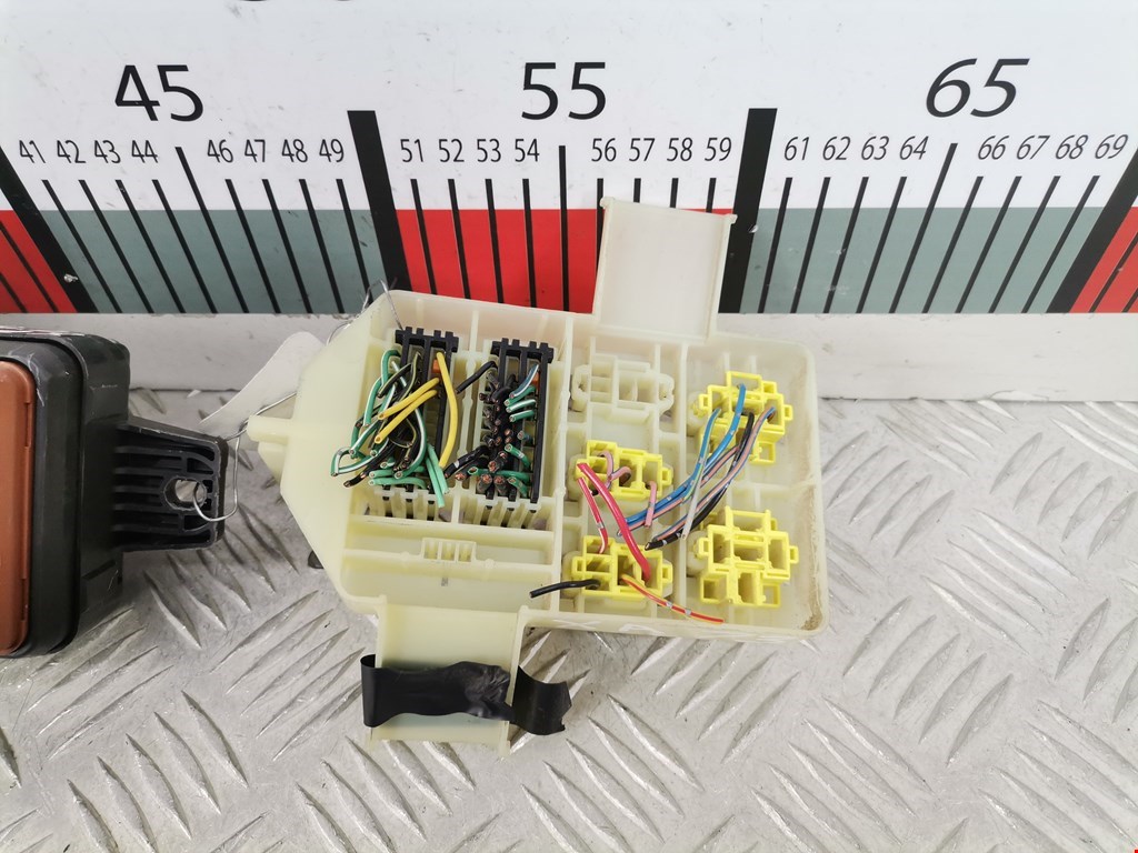 Блок реле MITSUBISHI Space Star 1999-2006