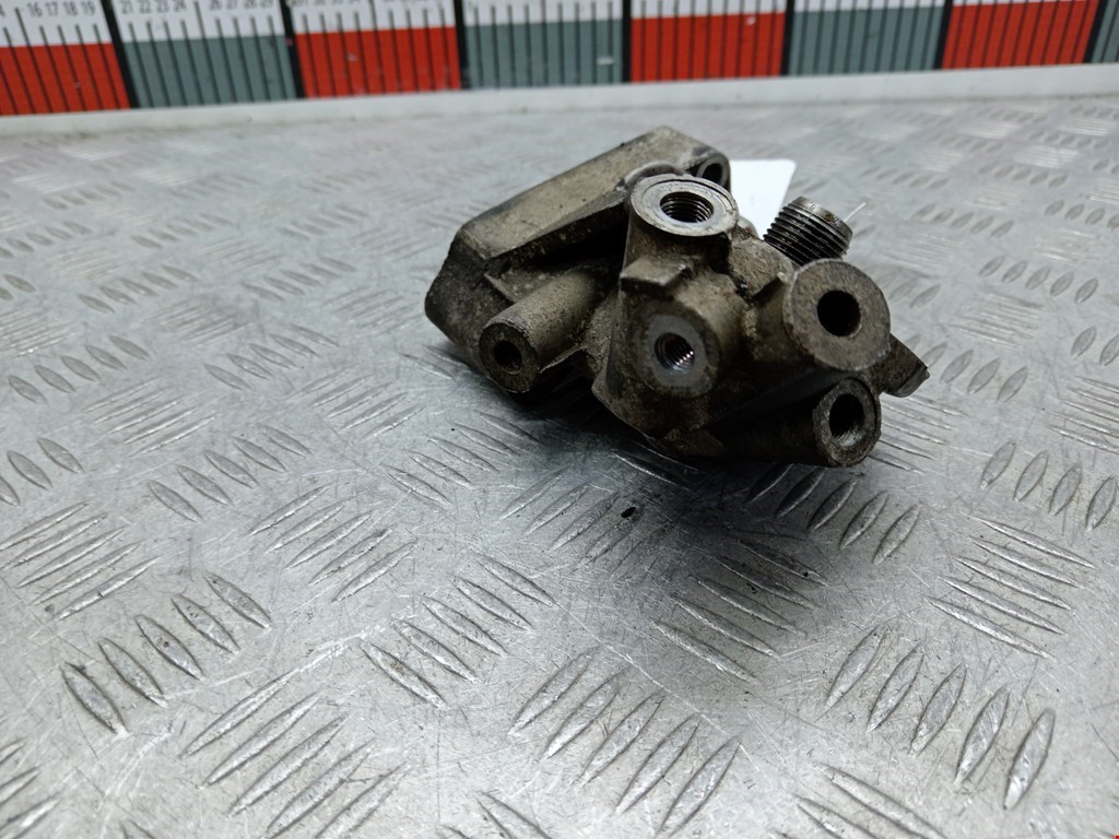 Корпус масляного фильтра AUDI A4 B5 1995-2001