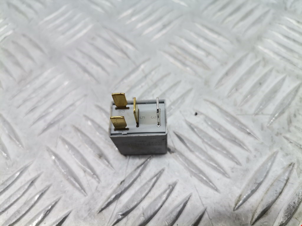 Реле TOYOTA Avensis 2003-2008