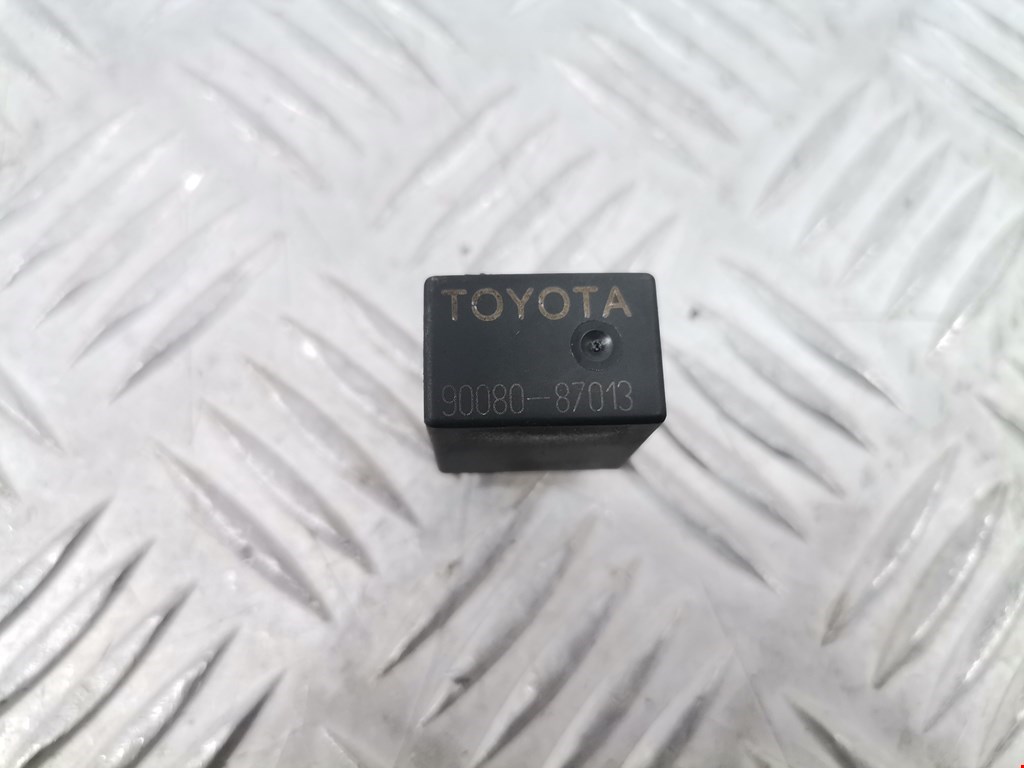 Реле TOYOTA Avensis 2003-2008