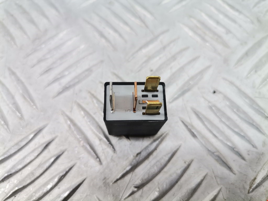 Реле TOYOTA Avensis 2003-2008